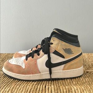 Air Jordan Sneakers - Youth